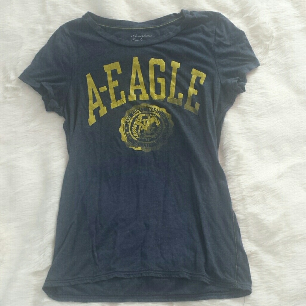 American Eagle tshirt